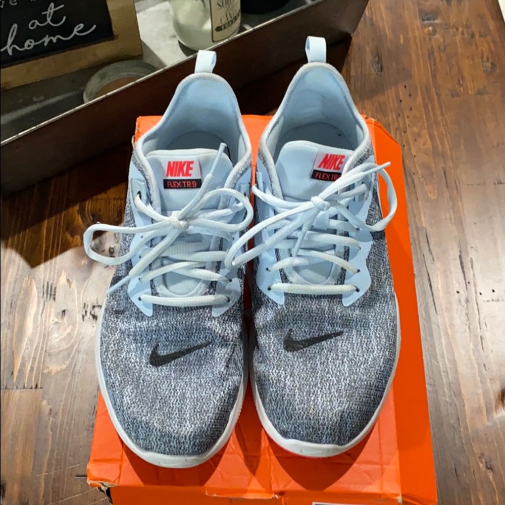 Nike tennis shoes worn a couple of times